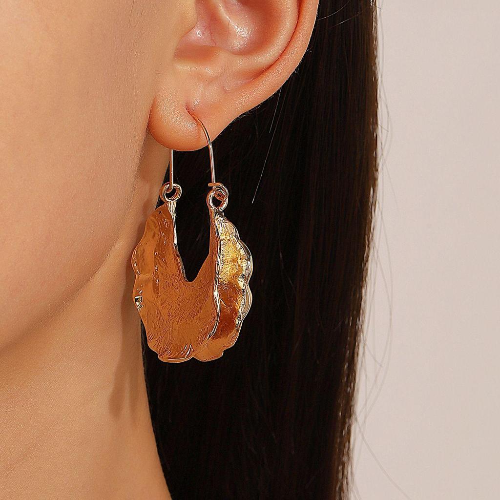 European & American Cold Style Metal Stud Earrings: Retro, High-End, Smooth Design with Personality Ear Cuffs