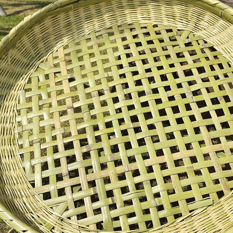 

Large-Hole Bamboo Sieve Basket for Drying Fish - Thickened and Square Woven Bamboo Product Diameter 50 cm, Hole 1-2 cm, Height 8 cm