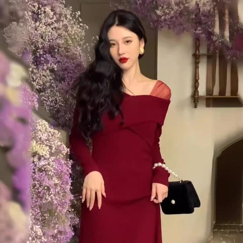 Engagement toasts Bridal red robe light luxury niche high-end party high-end sense one-word shoulder knitted dress