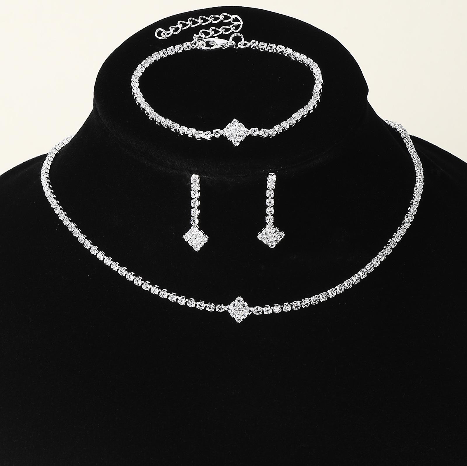 Роскошный европейский и американский набор ювелирных изделий: Элегантный браслет, серьги и колье