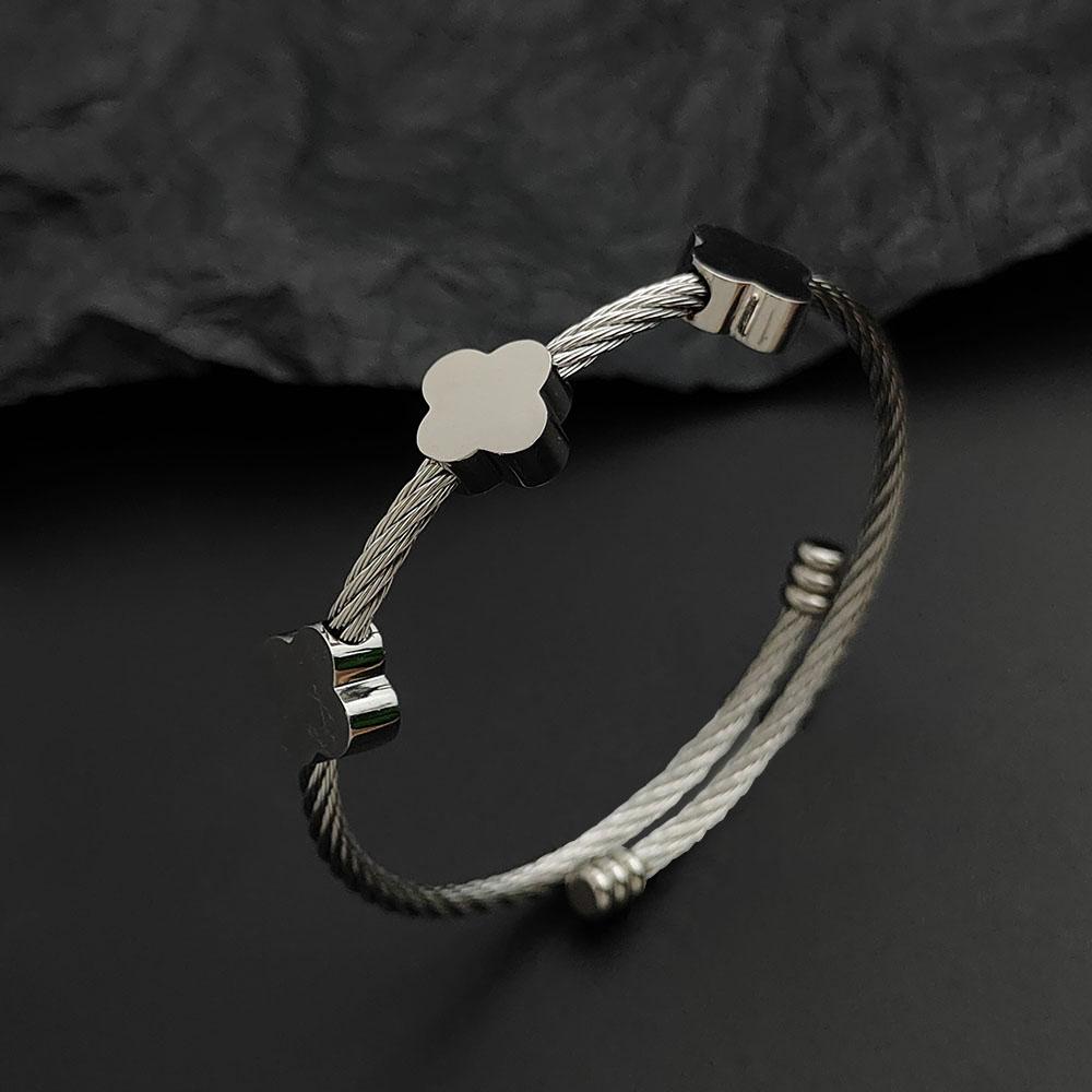 Creative Steel Wire Four-leaf Clover Gold-plated Stainless Steel Women s Bracelet, Waterproof and Rust-free, Couple Bracelet серебряный