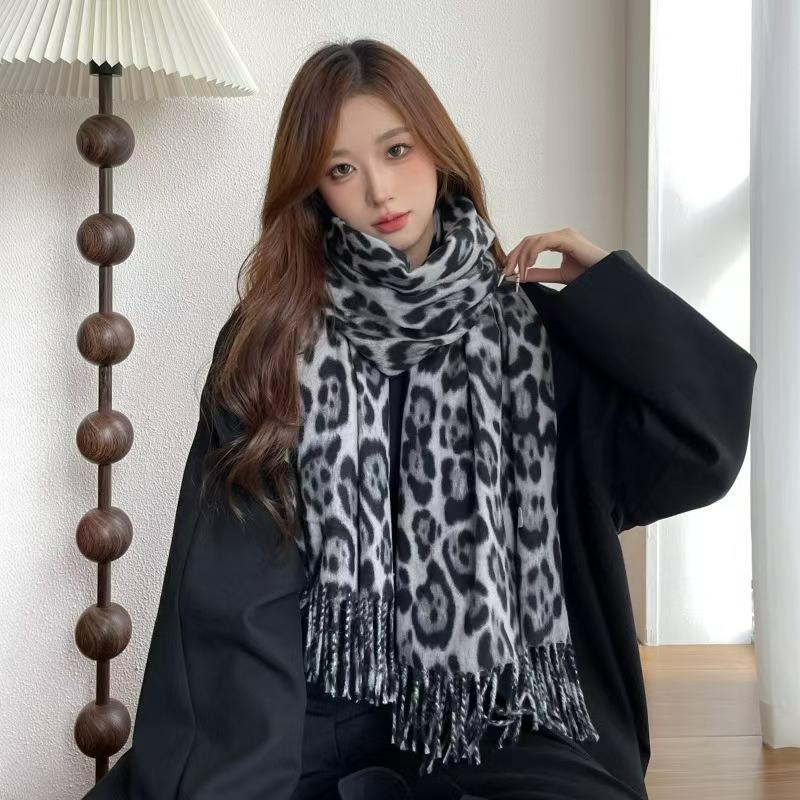 

Дизайн Ретро Стиль Миллениума Леопардовый Принт Шелковый Шарф Женский Тонкий Принтованный Девичий Шарф Атмосфера Гонконгский Стиль Шаль 65*200cm