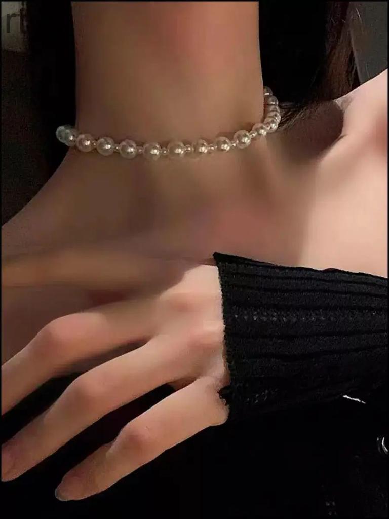 Women's Vintage Bowknot Collarbone Necklace Long Velvet Ribbon Pendant Choker
