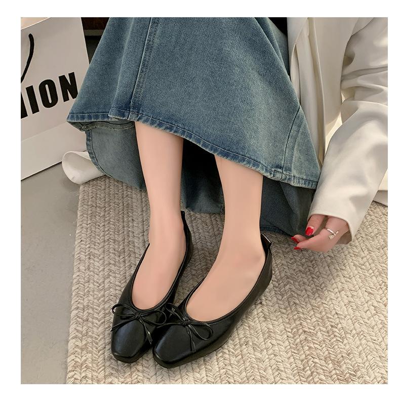 Women Leather Flat Shoes Fashionable Round Toe Casual Ballerina Bow Ballet Shoes Soft Moccasin Black with Beige Lolita Shoes