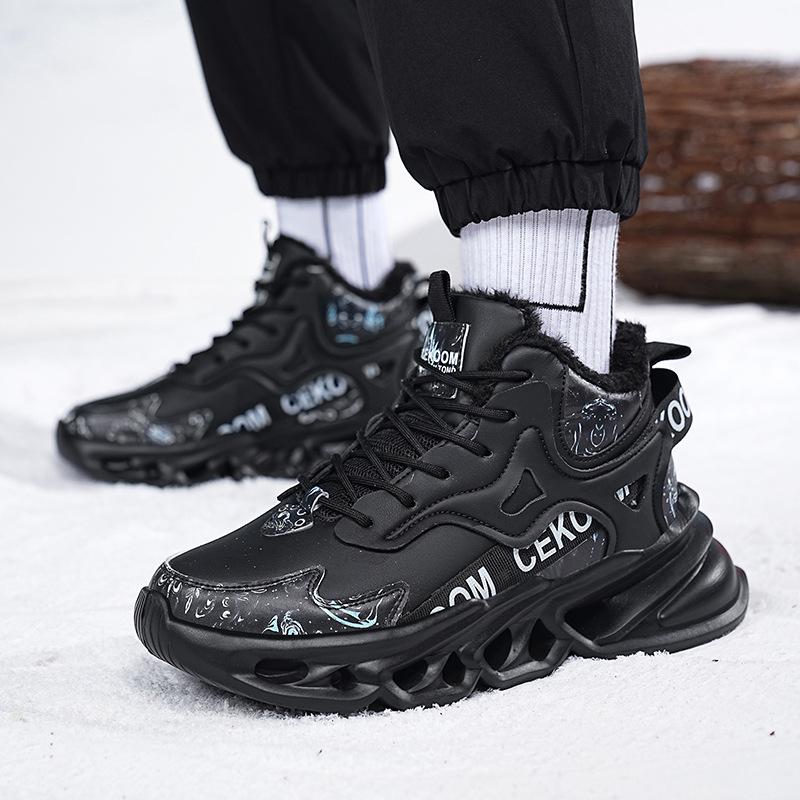 Winter new velvet thickened cold-proof and warm cotton shoes outdoor low-top soft-soled shock-absorbing sports tide shoes