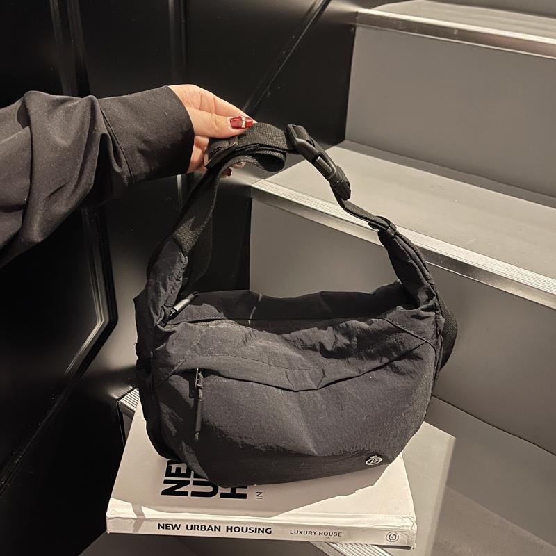 Large Capacity Shoulder Bag Women's Crossbody Bag Sports Dumpling Bag
