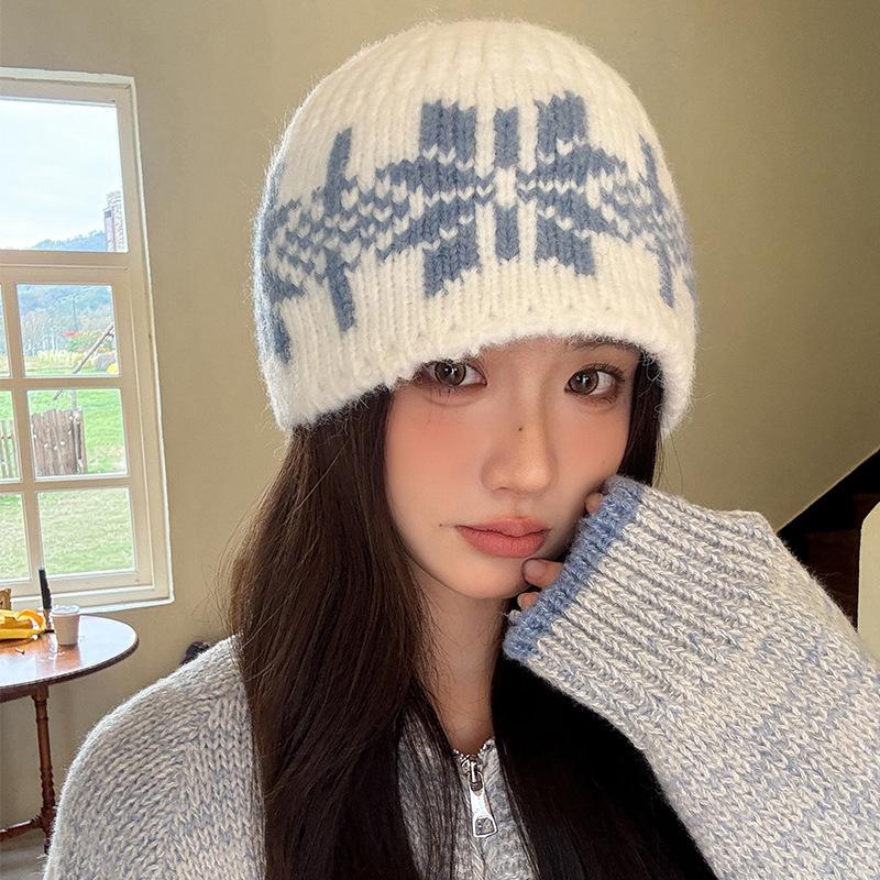 Retro Snowflake Knitted Woolen Hat for Women In Winter Korean Style Face Showing Small Cold Hat Baotou Hat Warm Ear Protection Fisherman Hat