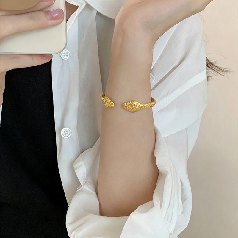 Elegant Snake-Shaped Women's Bracelet: Adjustable, Versatile, and Unique Design