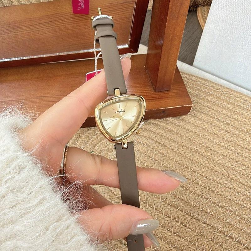 Copper Shell Niche Design Sense Irregular Triangular Women'S Watch Simple Fashion Quartz Watch