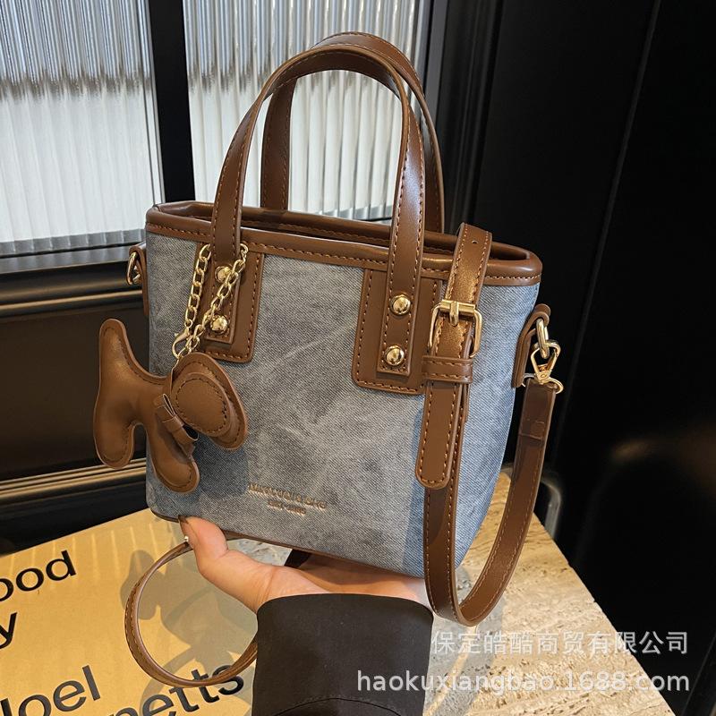 Premium Texture Niche Bag 2025 New Women's Bag Versatile Retro Shoulder Messenger Bag Fashionable Portable Bucket Bag