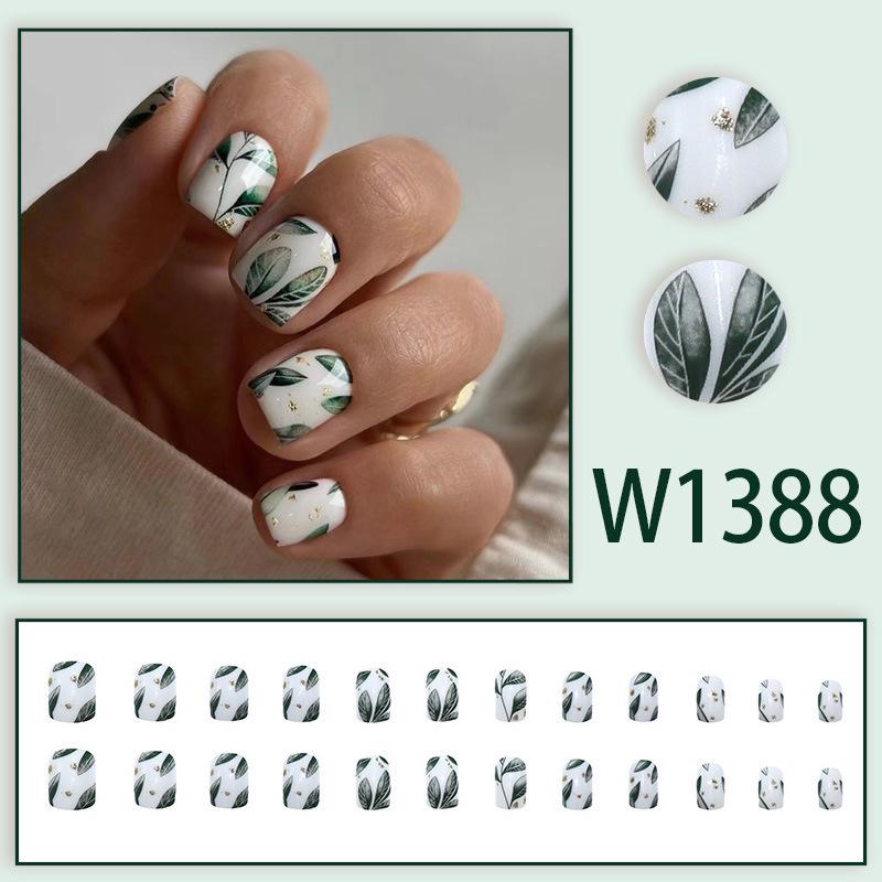 Retro Green Leaf Elegant Natural-Look Whitening Fake Nails