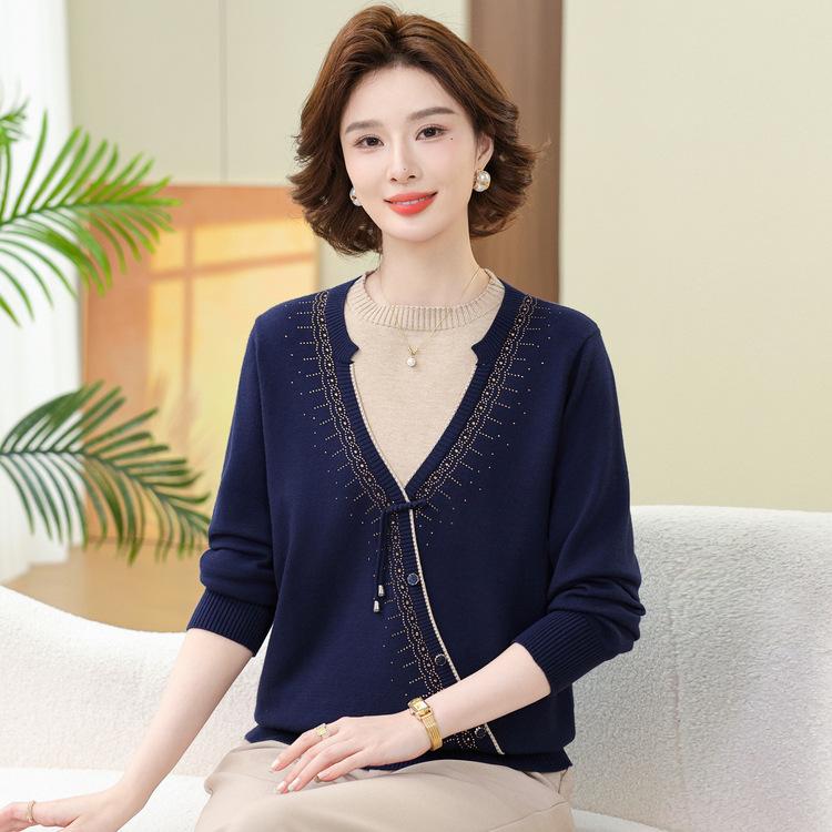 Mom's New Spring Knitted Fake Two-piece National Wind Coat Middle-aged Women's Two-piece Sweater In Spring and Autumn