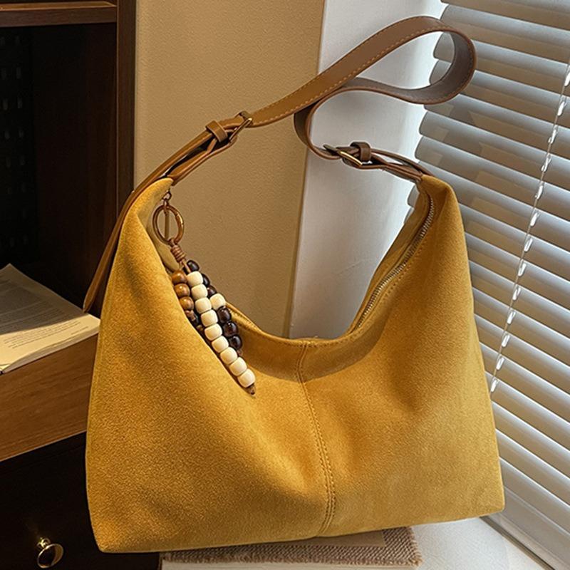 Retro suede bag women's autumn new niche bag plush fashion simple large capacity bag