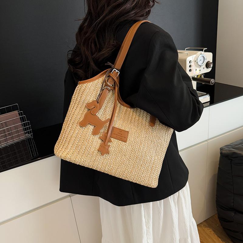 Large Capacity Tote Bag Women's New Commuter Seaside Vacation Beach Shoulder Bag
