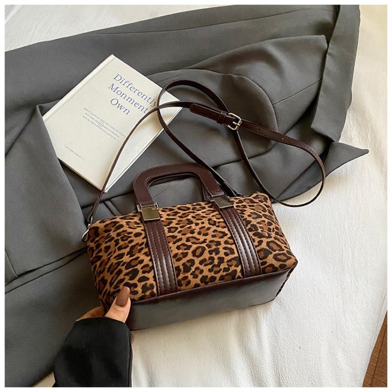 Portable pillow bag women's new autumn commuter bag messenger women's bag high value single shoulder bag tide