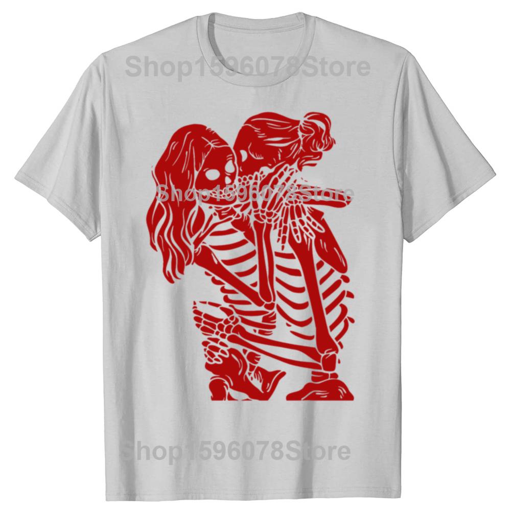 Lesbian Couple LGBTQ Pride of Woman Skeletons Lovers Kissing T-Shirt Summer Style Cotton Short Sleeve Oversized T-shirt Tops