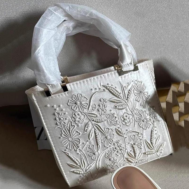 NEW Embroidered Shoulder Bag Elegant Handbag Retro Small Square Bag Wedding Party Luxury Designer Women Evening Clutch