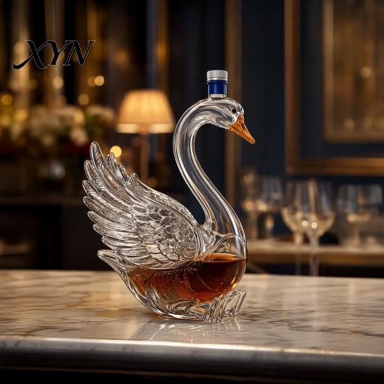 Bar Cabinet Display Piece Goose Shaped Whiskey Decanter, 3D Animal Glass Bottle with Stopper, Transparent Amber Novelty Wine Dispenser for Home