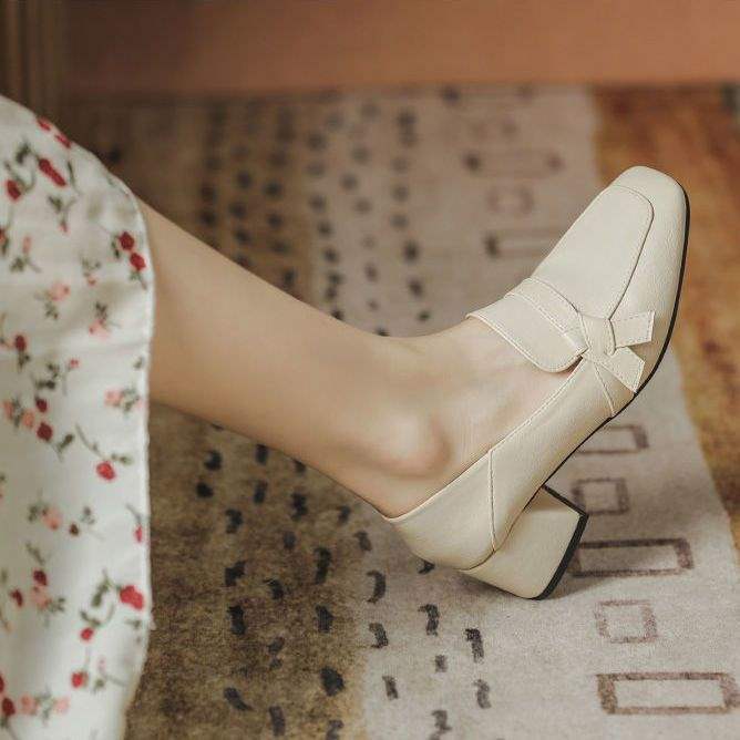 High-quality loafers women's spring and autumn 2025 new real soft leather single shoes retro one-pedal British style small leather shoes