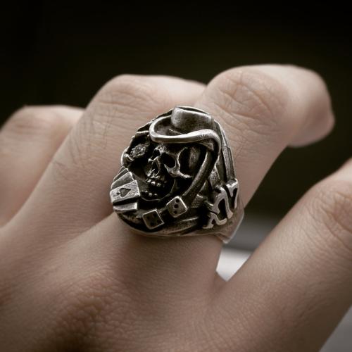 Rawhyde Endless Fortune Skull Ring