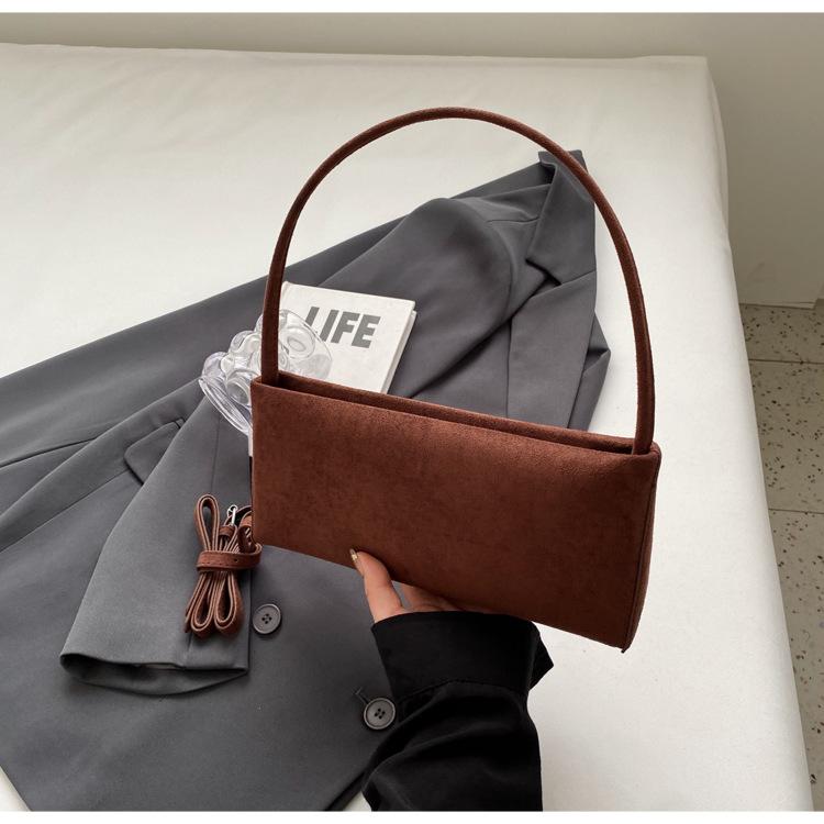 Fashionable Versatile Small and Unique Shoulder Bag Under The Arm, Elegant and Trendy Crossbody Bag