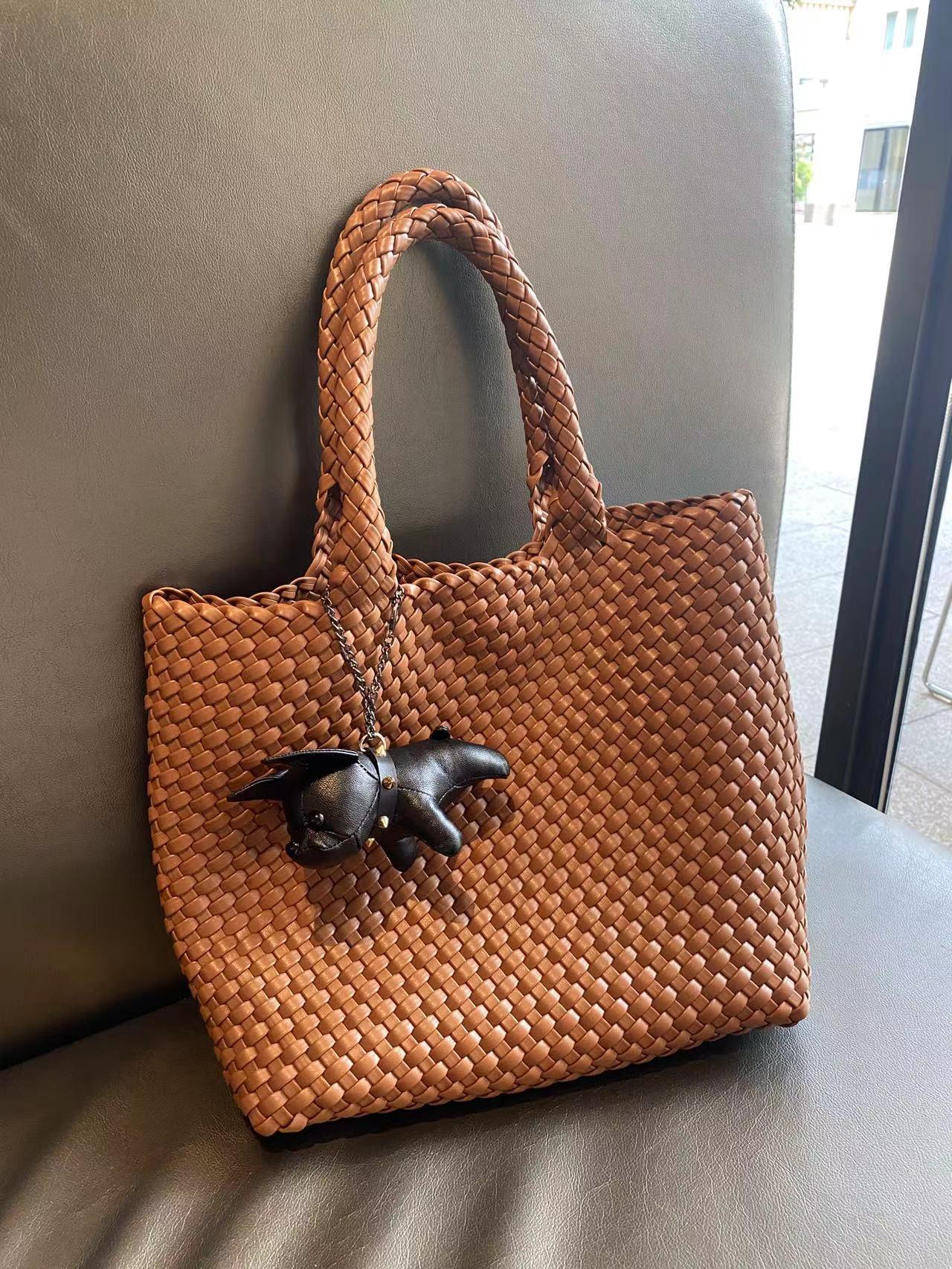 

2023 Универсальная большая вместительная сумка-тоут ручной работы для женщин