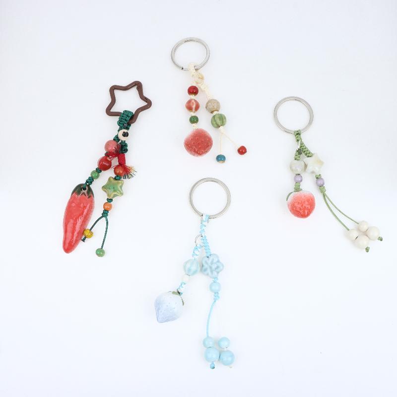Handmade Ceramic Strawberry Pepper Keychain Vintage Style Smooth Surface Key Ring for Purse Hanging Decoration Gift