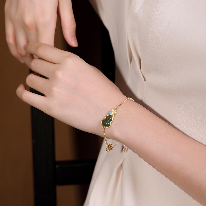 Imitation Hetian Jade Green Gourd Tassel Bracelet - Retro Chinese Style Auspicious Clouds Jewelry for Women