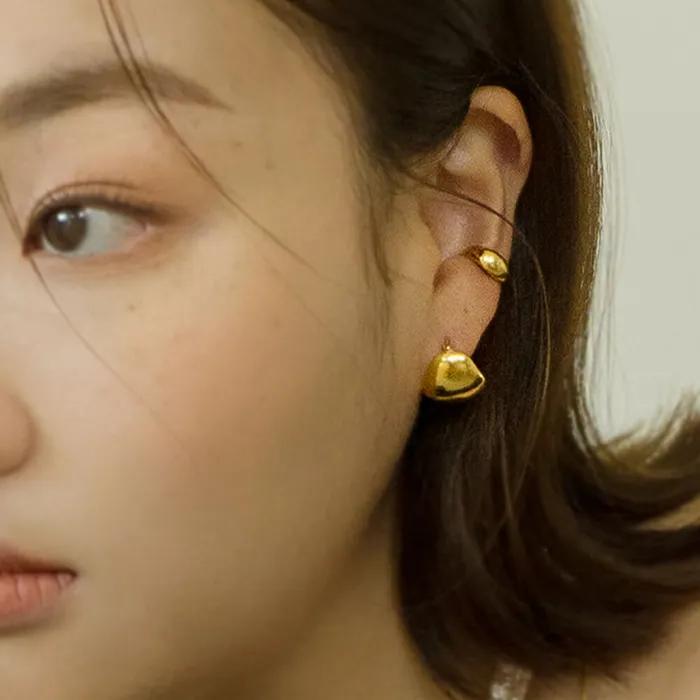 Lip Ear Cuff