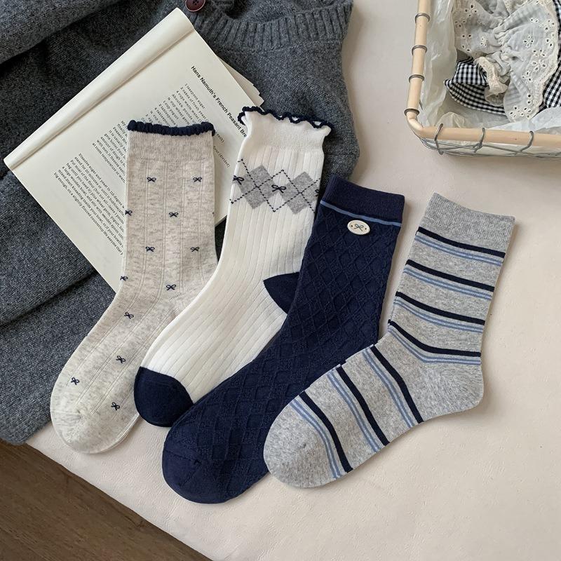Autumn and Winter Socks for Women, Diamond-shaped Bow Piles of Socks, Versatile and Trendy, School-style Striped for Women