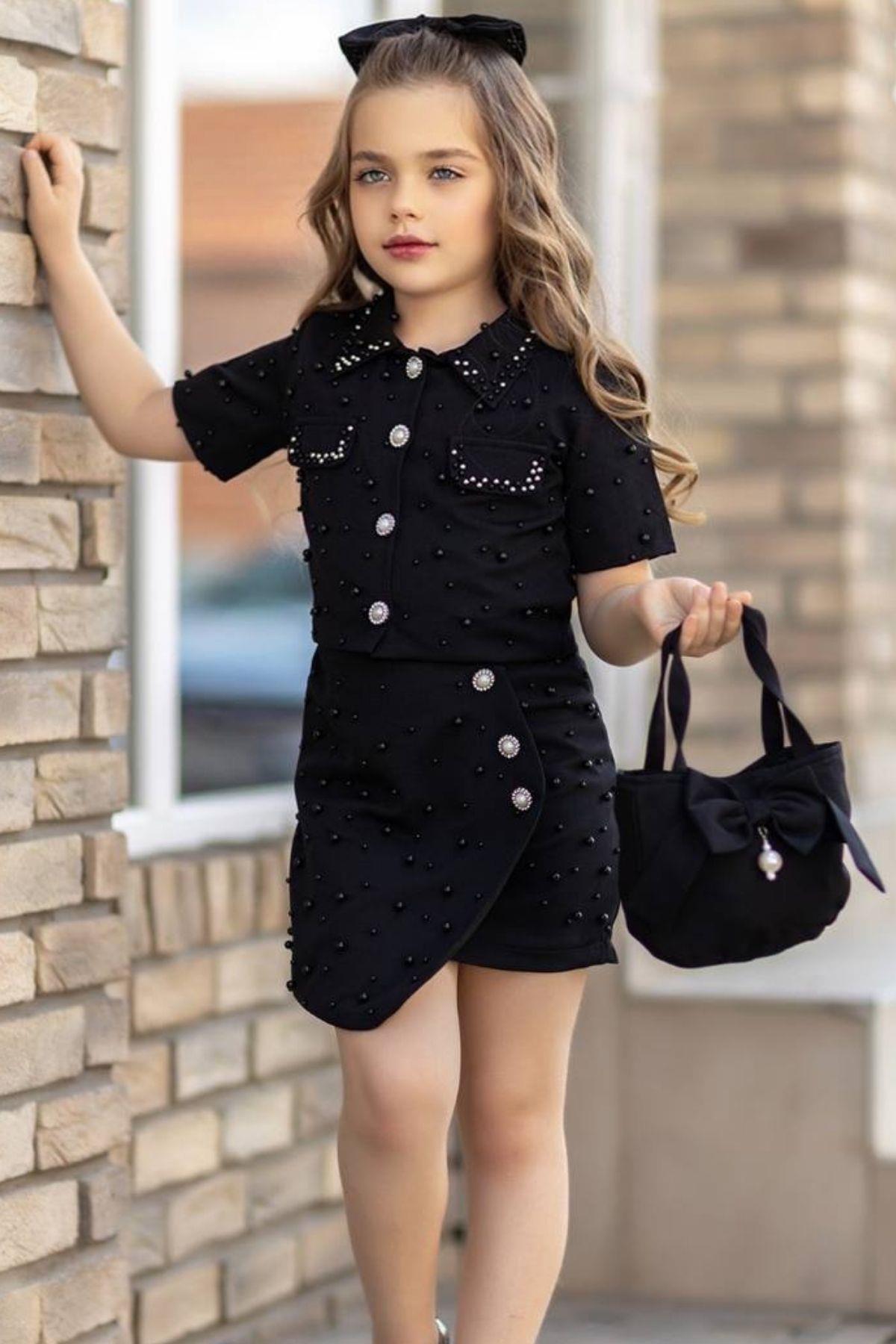 

Жакет с короткими рукавами и отделкой жемчугом для девочки Черный костюм с юбкой