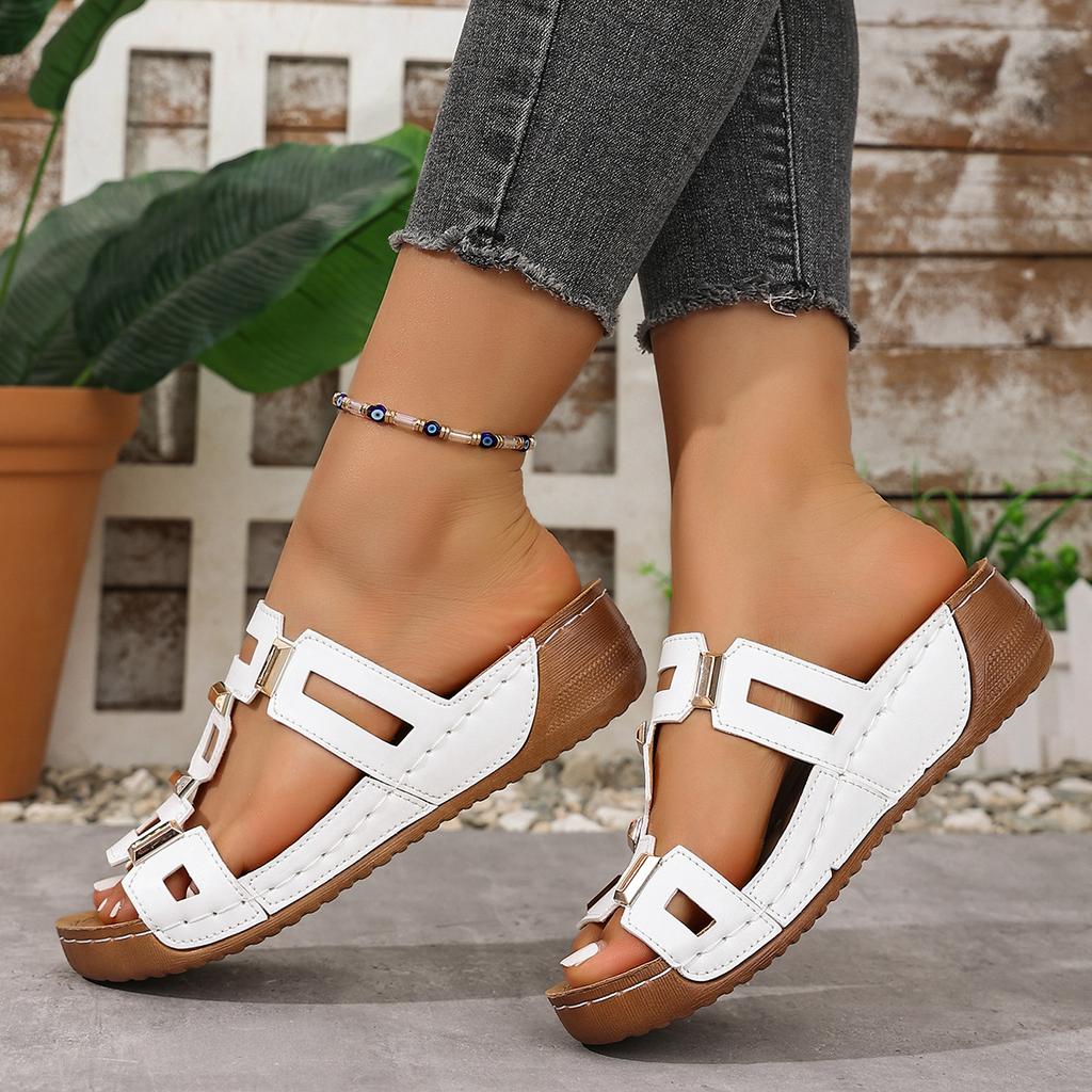 Modne Kapcie Damskie Modne Buty Plażowe 2025 Nowe Antypoślizgowe Kapcie Codzienne Wygodne Sandały na Koturnie z Podwójną Klamrą Platforma Klapki Damskie