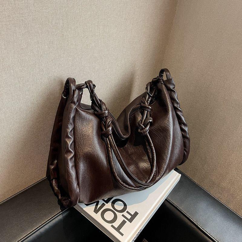 Autumn and Winter Fashion Large Capacity Big Bag for Women Versatile Underarm Bag Textured Crossbody Bag