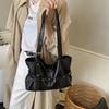 2026 Autumn Retro Large-Capacity Commuter Shoulder Handbag