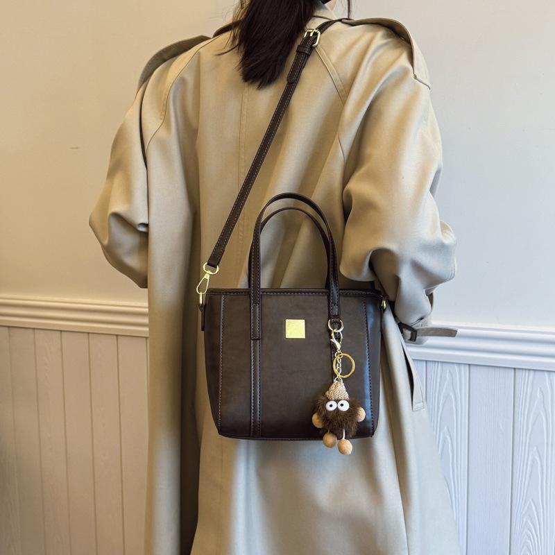 2025 autumn and winter new fashion trend exquisite small square bag bucket bag single shoulder oblique span women's bag