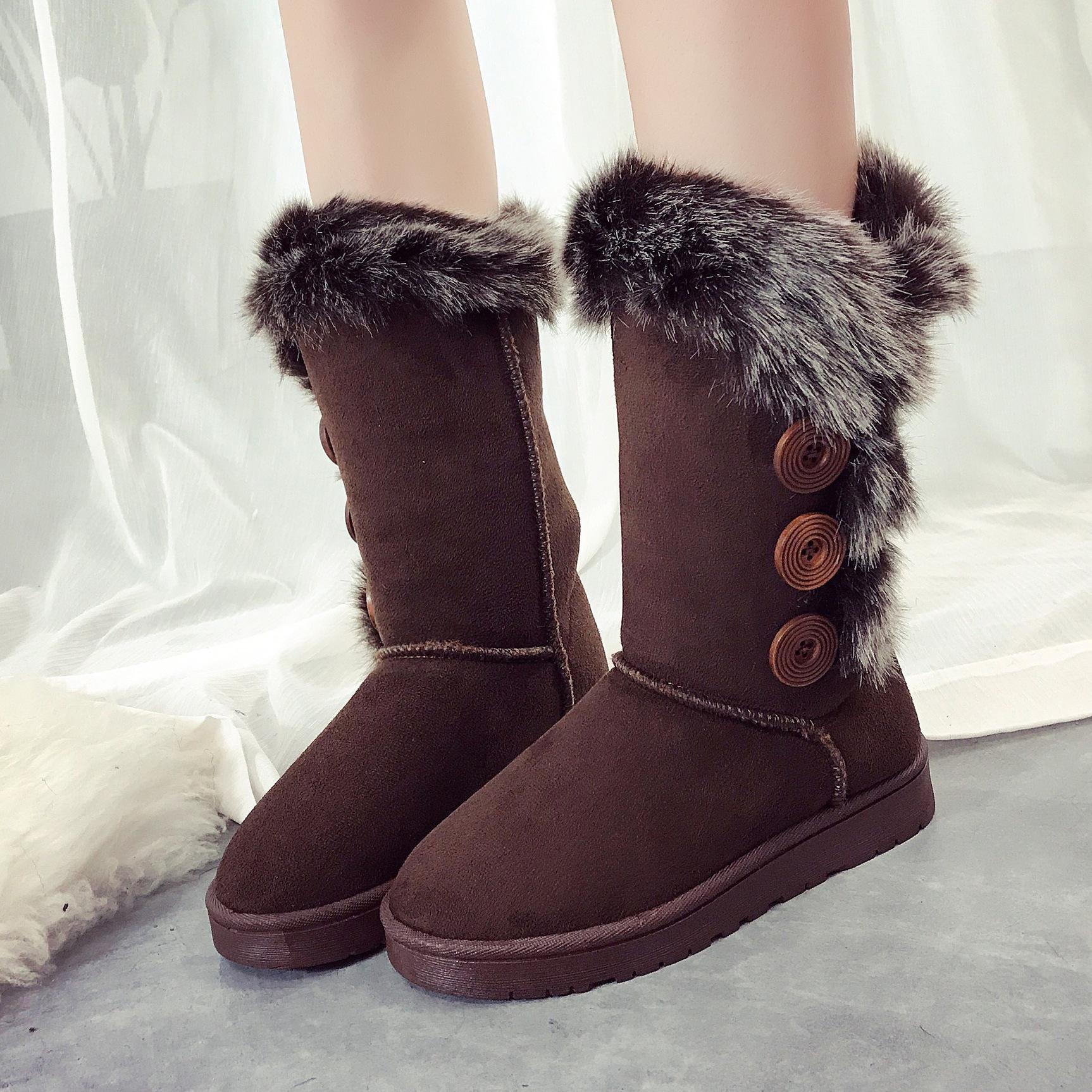 

20252025 Hot-selling ug snow boots women s medium tube 5825 hairball ball with the same g warm women s cotton shoes 2025 41 темно-коричневого кольору