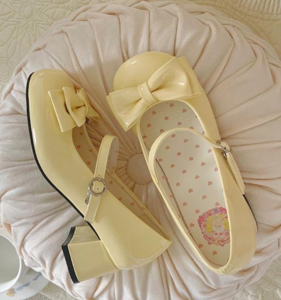 [Spot] Medium heel sweetheart small roll, flower roll fried rice cute lolita girl round head bow shoes