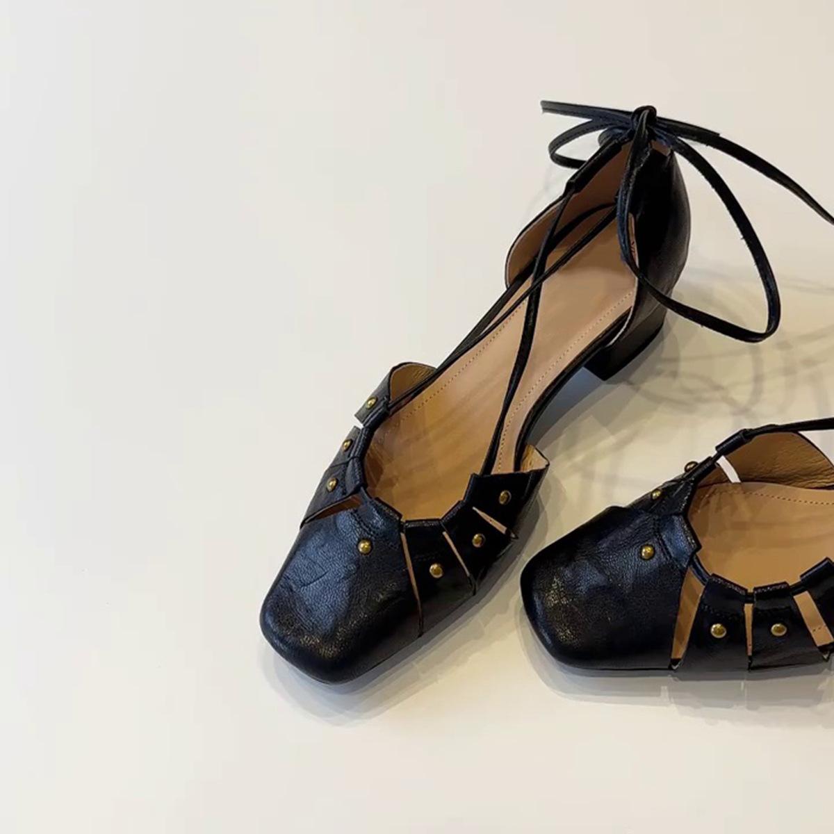 

Sheepskin version~ Temperament gentle straps Baotou sandals women s summer wear empty and versatile medium heel square head Roman shoes 35