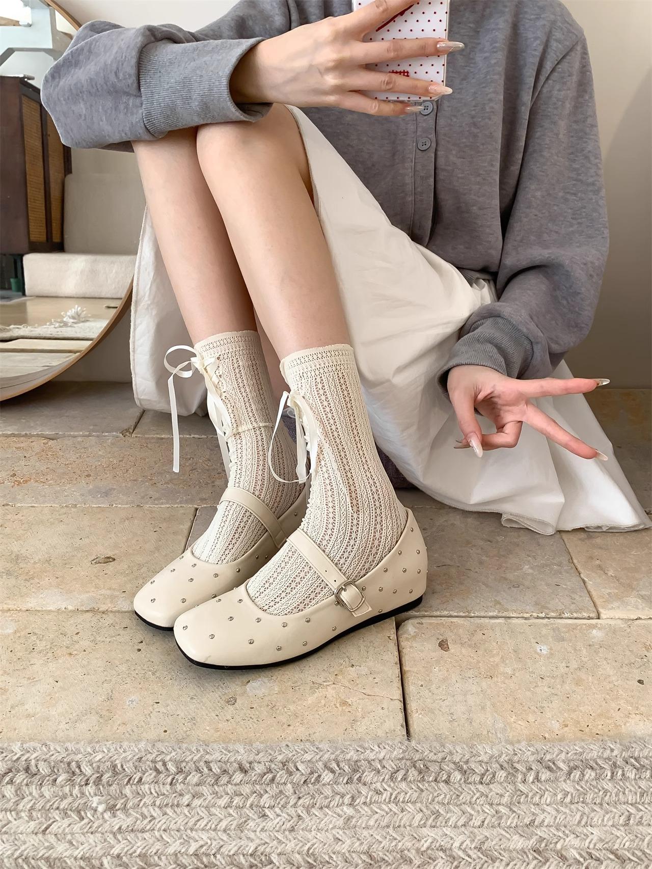 

Весна 2025 года, новые корейские ретро-балетки с заклепками, квадратная обувь на плоской подошве, односложная пряжка, универсальные туфли Мэри Джейн 35 абрикосовый