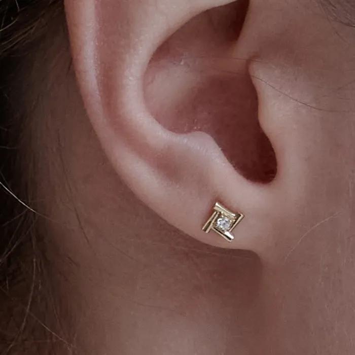 14k Hazel Square Piercing (Single)
