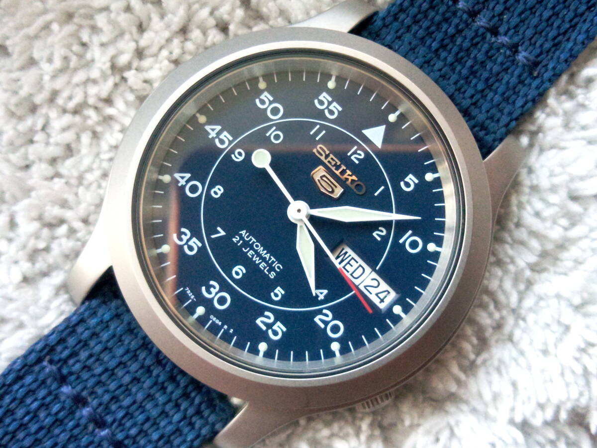 [Б/У] SEIKO 5 SNK807 Автоматические Военные Часы Синий Циферблат 7S26 Мужские Часы Отличное Состояние