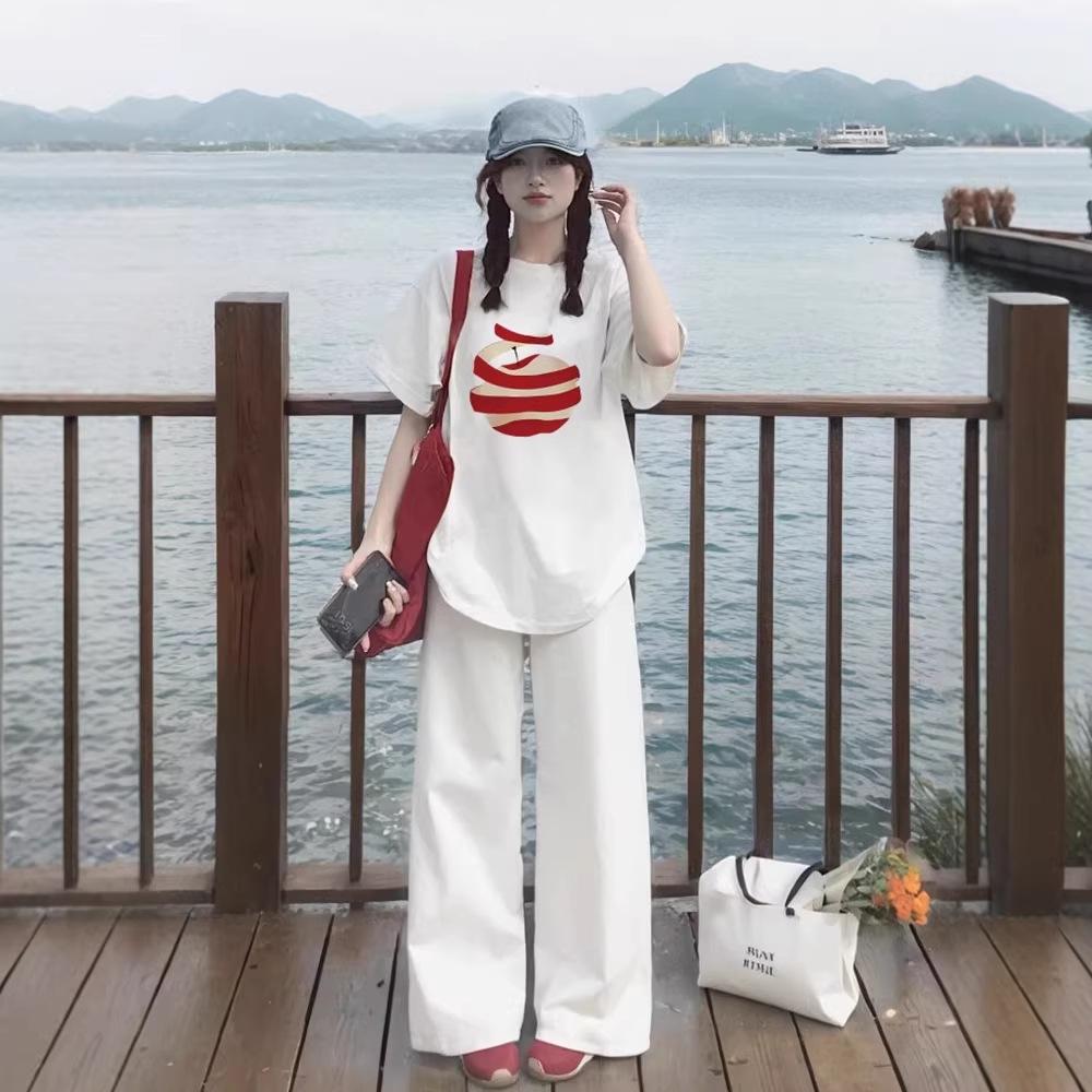 White Cotton Apple Short-sleeved T-shirt Women's Summer New Design Sense Niche Loose American Half-sleeved Top Trendy
