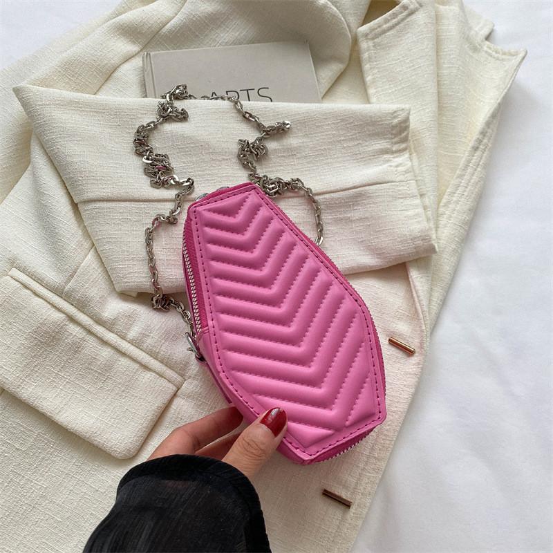 

Chic Medium Sized Pu Shoulder Bag With Elegant Chain For Everyday Use троянди рожеві кольору