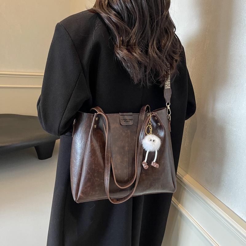 Retro Bag Women's Handbag 2025 Autumn and Winter New Versatile Wide Shoulder Strap Messenger Bag Large Capacity Tote Bag