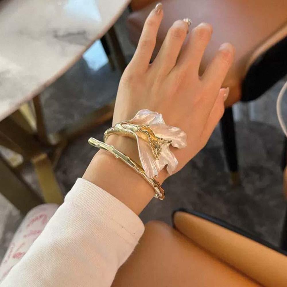 Bracelet Jonc Tulipe Ouvrable Bracelet de Bras Bijoux de Poignet pour Femmes Bracelet Fleur en Métal Cadeaux de Festival