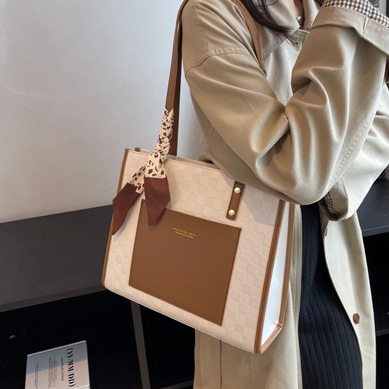 New Women's Bag Large Capacity Commuting Bag Autumn and Winter Versatile Leather Shoulder Bag