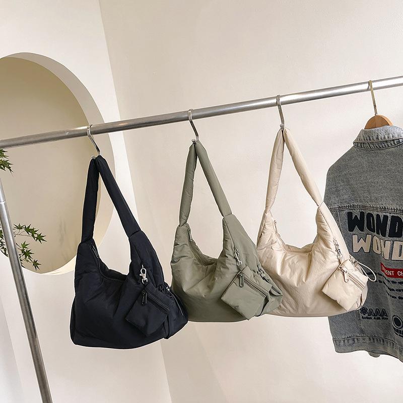 Fashion Trend Armpit Spring New Simple Casual Tote Bag for Work and Commuting, Large Capacity Shoulder Bag
