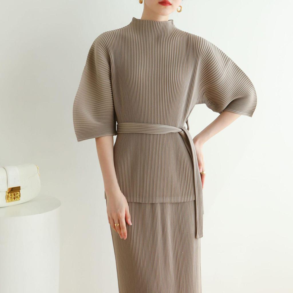 2026 Spring Miyake High-End Pleated Batwing Sleeve Casual Top