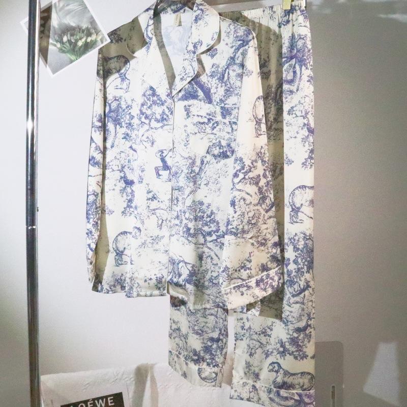 Di Lizheba's autumn new ice and snow silk can be worn outside, high-end loungewear two-piece pajamas for women