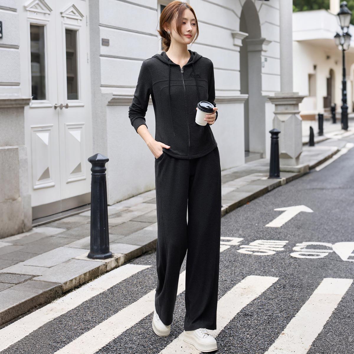 

Women s Spring/Autumn 2025 Fashion Hooded Tracksuit: Stylish Cardigan Jacket & Casual Running Two-Piece Set. Extra Large квітковий/чорний